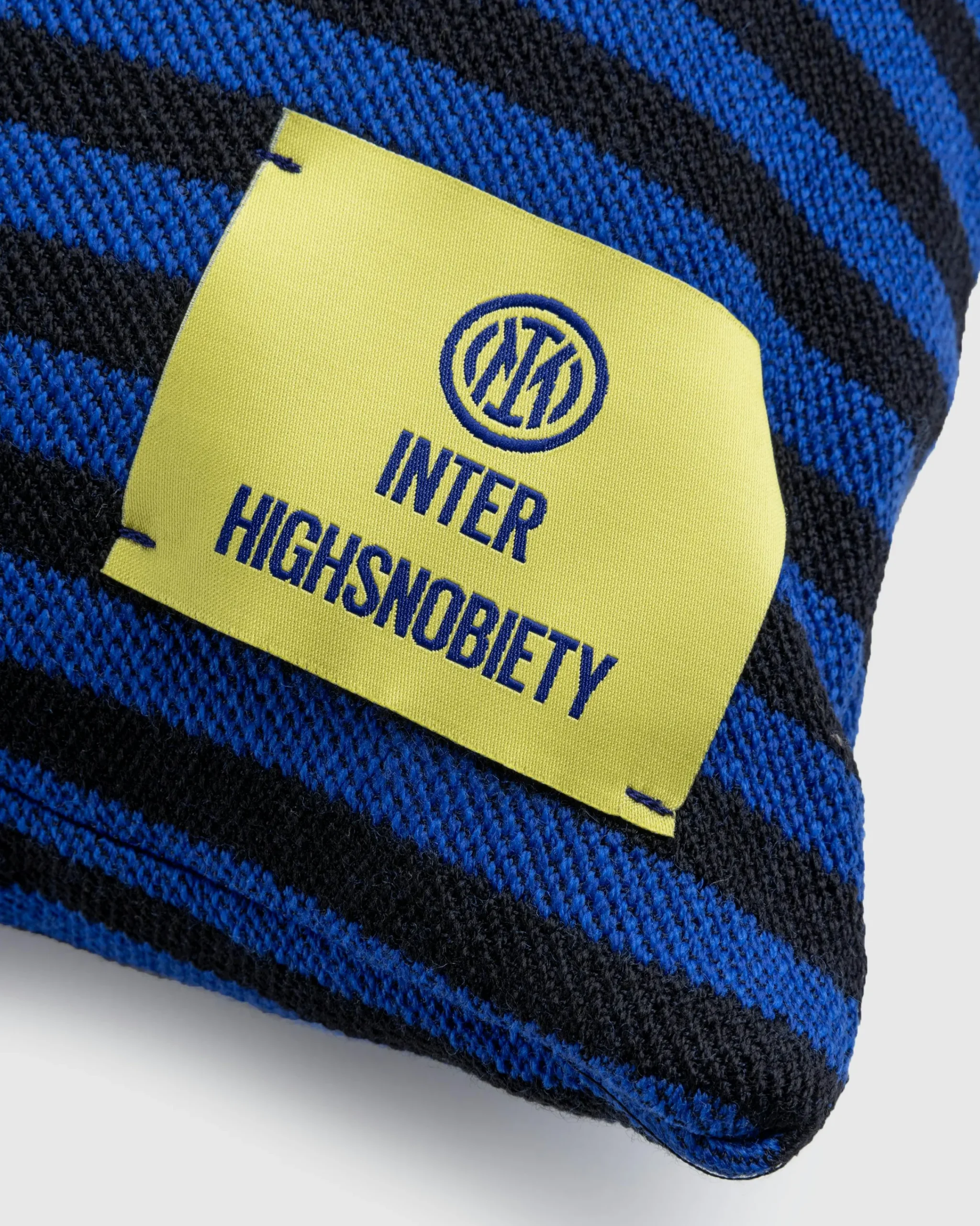 Inter Cushion /Blue- Textiles