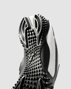 Puma Mostro Perf Black/ White- Sneakers