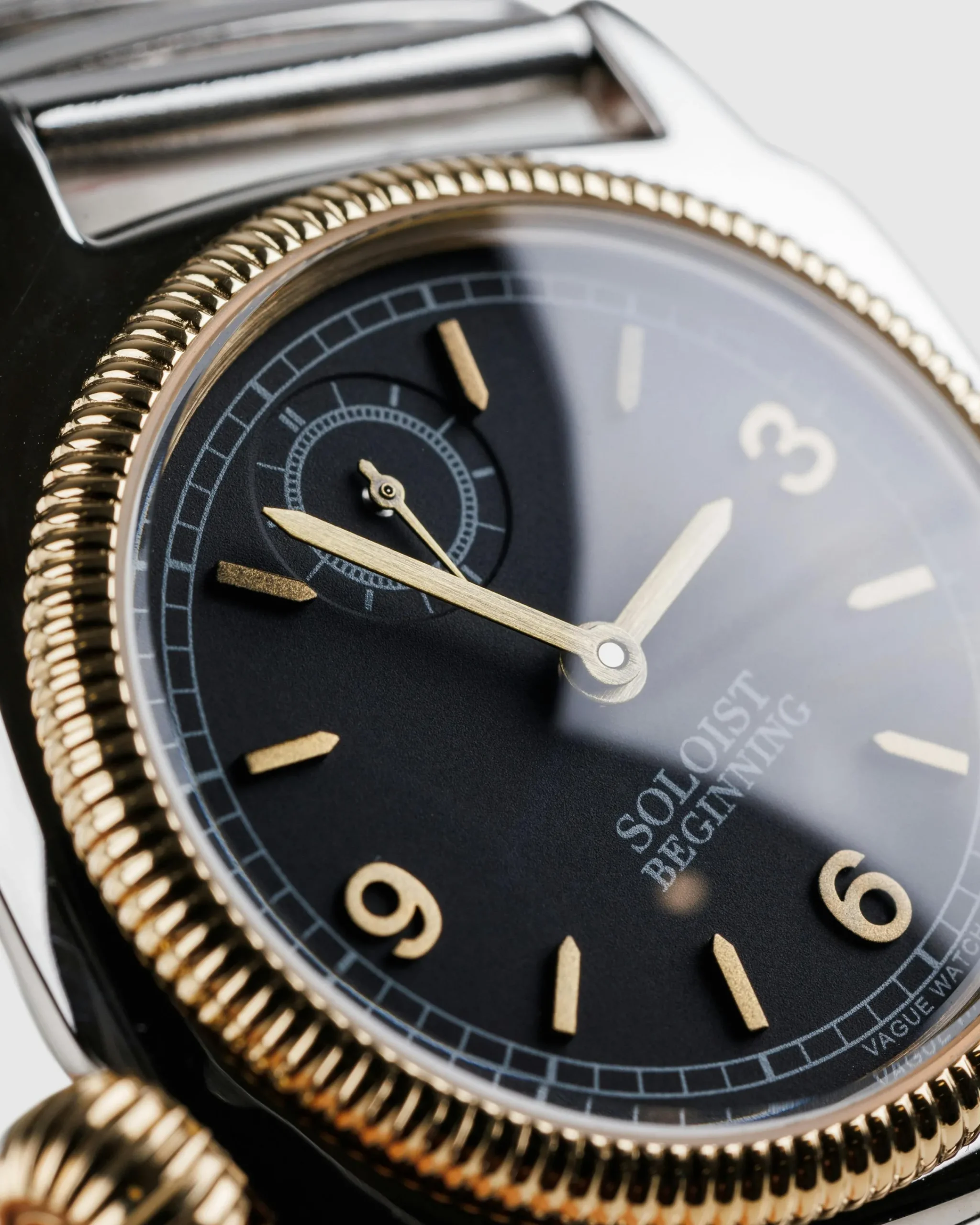 Vague Watch Co. Soloist Coussin BEGINNING- Watches